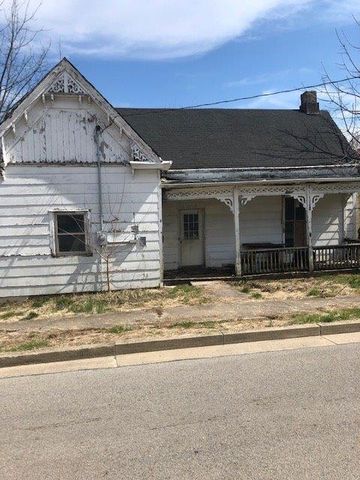 117 Queen St, Mount Sterling, KY 40353-1249