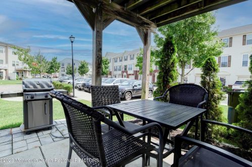 141 Kyle Dr, Tinton Falls NJ 07712-7536 exterior