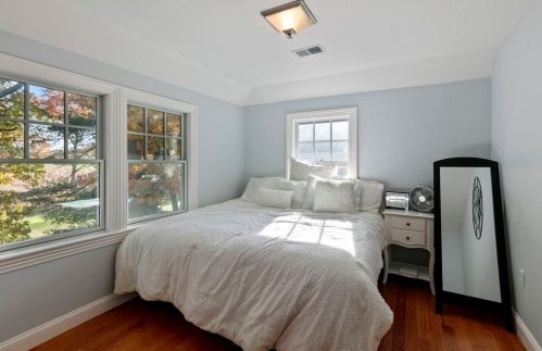 82 Day St, Newton MA 02466-2906 exterior