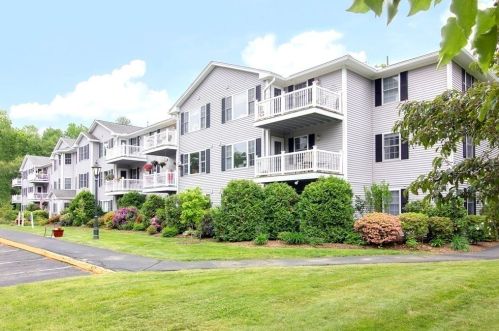 23 Green Leaves Dr, Amherst MA  01002-2647 exterior