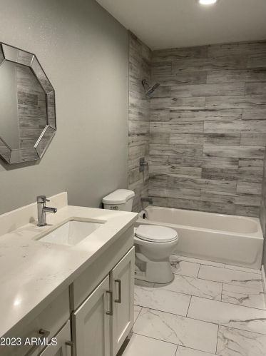 504 Alice Ave, Phoenix AZ  85020-3161 exterior