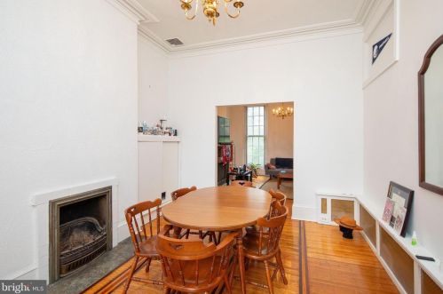 334 15 St, Philadelphia PA 19102-0010 exterior