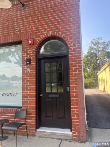 35 Highwood Ave, Tenafly, NJ 07670-1825