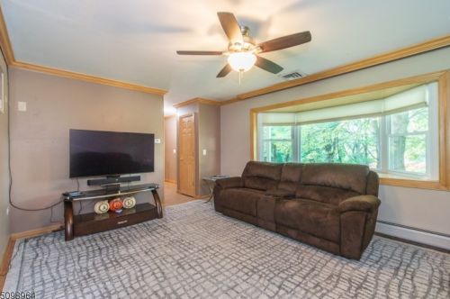 31 Courtland Dr, Wantage NJ  07461-1711 exterior