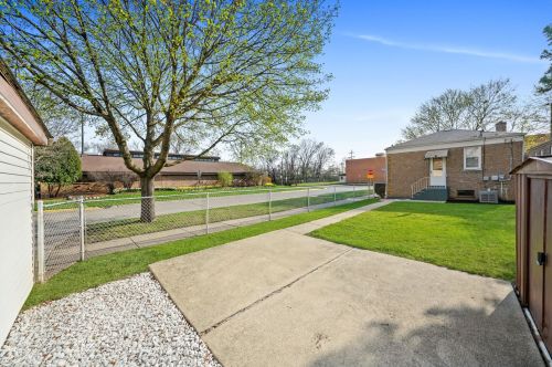 2936 Oak Park Ave, Forest View IL 60402-3028 exterior