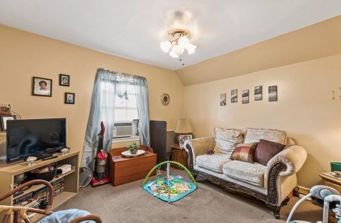 145 Church St, New Bedford MA 02745-5023 exterior