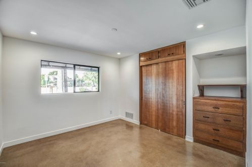 1201 Edgemont Ave, Phoenix AZ 85035-1809 exterior