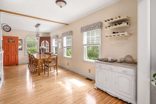 6 Chestnut Rd, Hingham MA 02043-1415 exterior