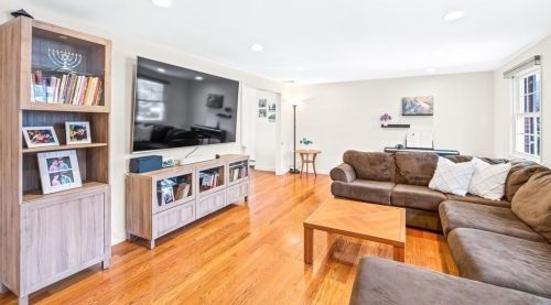 337 Hunnewell St, Needham, MA 02494-1340