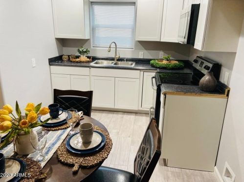 953 Cocopah St, Phoenix AZ  85007-4118 exterior