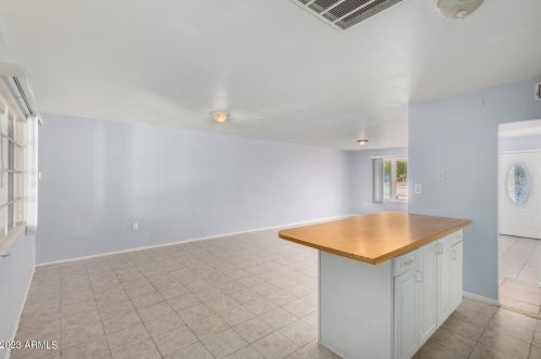 6329 43 Ave, Phoenix AZ 85029-3944 exterior