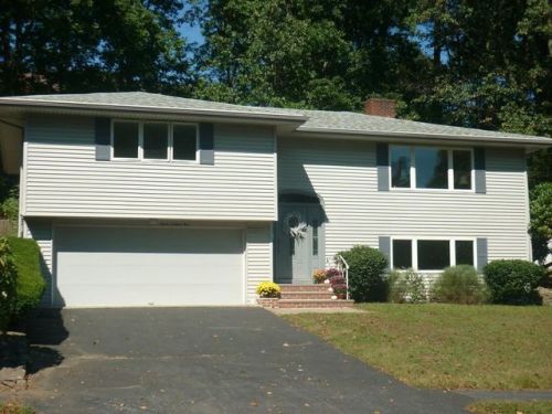 11 Lookout Ter, Lynnfield MA  01940-1515 exterior