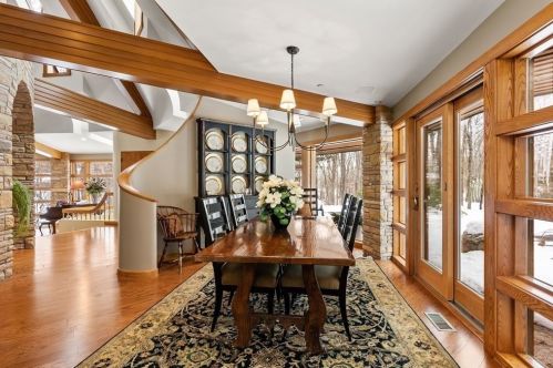 44 Sears Rd, Southborough MA 01772-1101 exterior