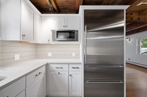 8 Seaview Ln, Newbury MA  01951-2312 exterior