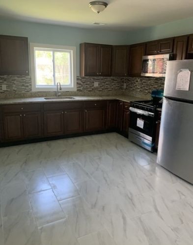 247 Pilgrim Ave, Worcester MA 01604-4749 exterior