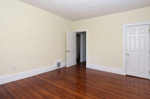 49 Highland Ave, Everett MA 02149-1434 exterior