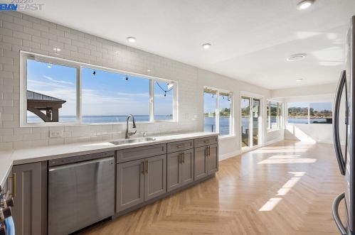 13095 Neptune Dr, San Leandro CA  94577-3130 exterior