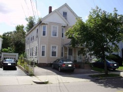 208 River St, Newton, MA 02465-1430