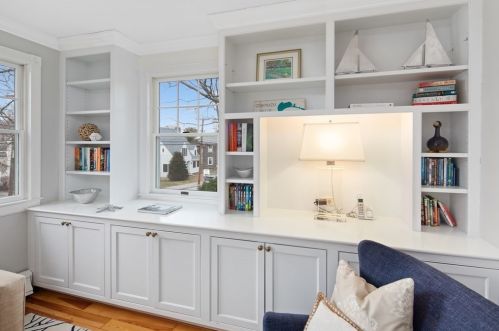 56 Elm St, Hingham MA 02043-2431 exterior