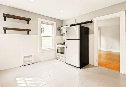 40 Clarendon St, Newton, MA 02460-2021