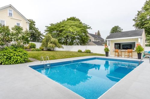 118 Messinger St, Canton MA 02021-3947 exterior