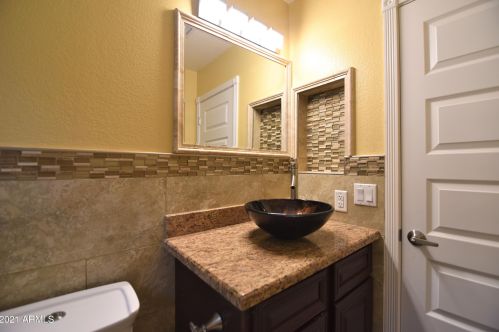 1932 Alta Vista Rd, Phoenix AZ 85041-5443 exterior