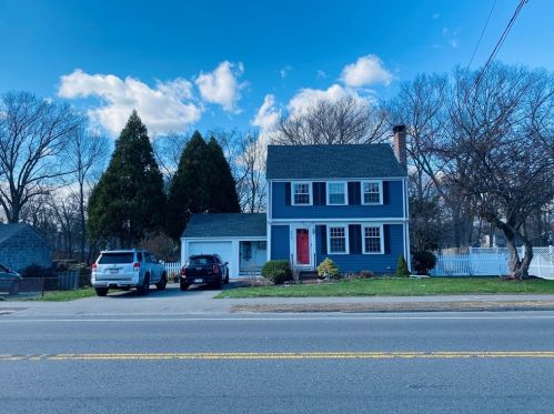 379 Cedar St, Dedham, MA 02026-5128