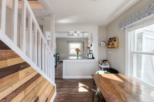 31 Indian Lk Pkwy, Worcester MA 01605-1215 exterior