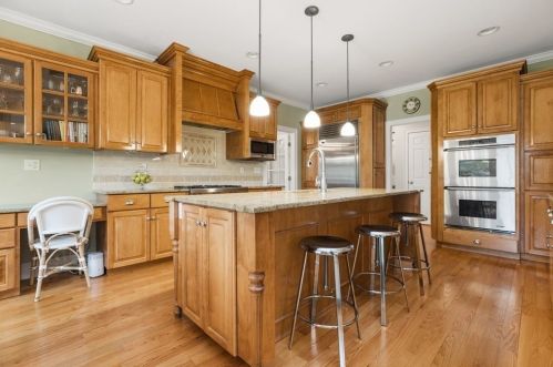 27 Maryknoll Dr, Hingham MA 02043-3477 exterior