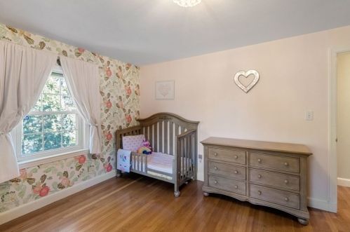 940 Randolph Ave, Milton MA 02186-4030 exterior