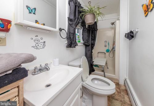 1359 Crown Pt Rd, West Deptford NJ 08093-1710 exterior