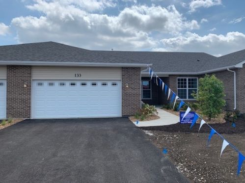 129 Barbers Corner Rd, Lemont IL 60440-2069 exterior