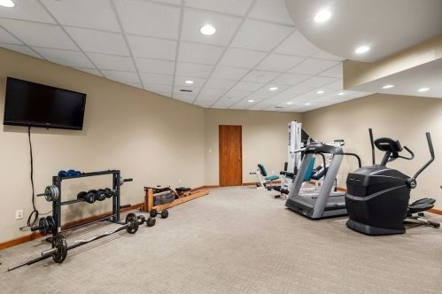 44 Sears Rd, Southborough MA 01772-1101 exterior