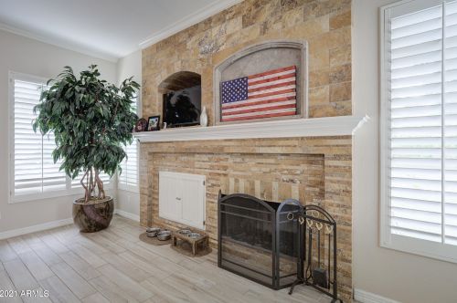 2702 Amberwood Dr, Phoenix AZ  85045-4208 exterior