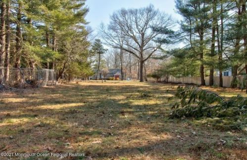 46 Butterfly Rd, Jackson Twp NJ 08527-5137 exterior