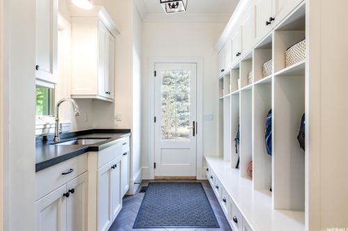 1918 Siesta Dr, Sandy UT 84093-6139 exterior