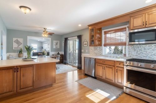 12 Narragansett Rd, Quincy MA 02169-2453 exterior