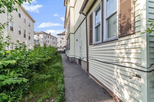 141 Cambridge St, Worcester MA 01603-2339 exterior