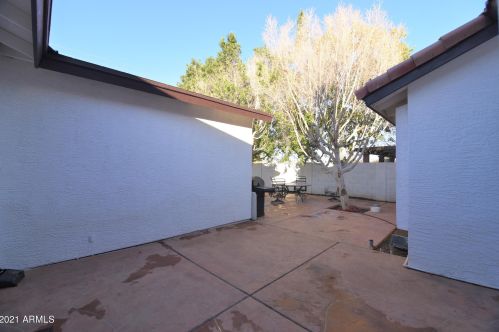 1932 Alta Vista Rd, Phoenix AZ 85041-5443 exterior