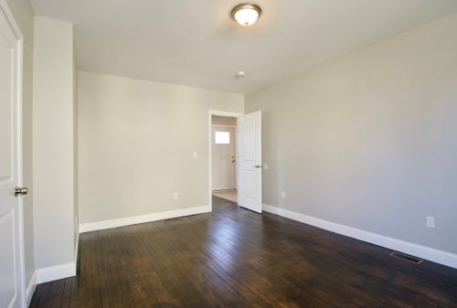 8 Conner Ave, Montgomery MA 01085-2325 exterior