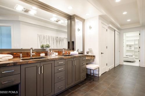 2722 Est Dr, Park City UT 84060-6877 exterior