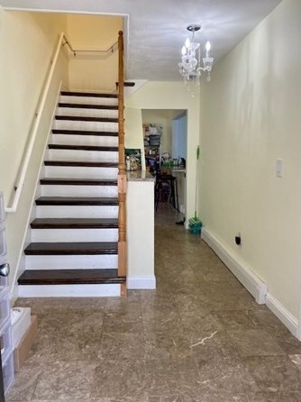 9 Curve St, Newton, MA 02465-2206