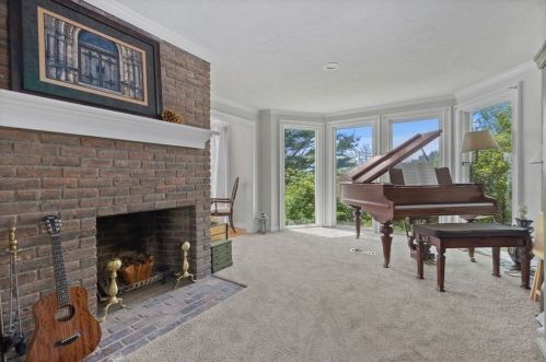 11 Bay Cliff Cir, Plymouth MA 02360-1458 exterior