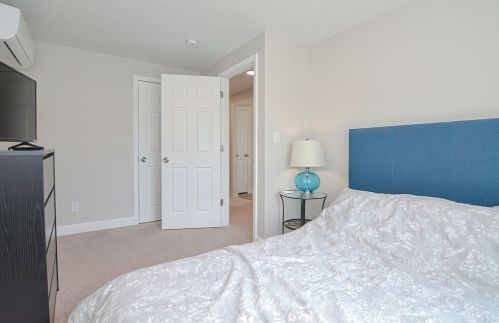 706 Spencer St, Fall River MA  02721-4539 exterior