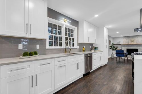 2022 Deren Way, Atlanta GA  30345-3710 exterior