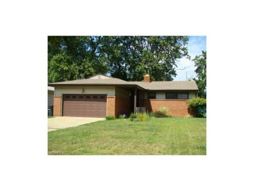 4917 Sedgewick Rd, Cleveland, OH 44124-1104