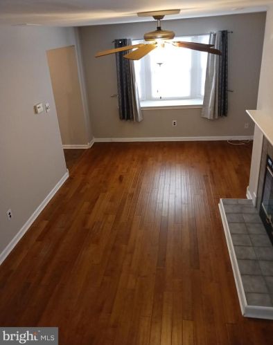 902 Dante Ct, West Deptford NJ  08051-2058 exterior