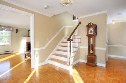 12 Mark Ln, Milton, MA 02186-5267