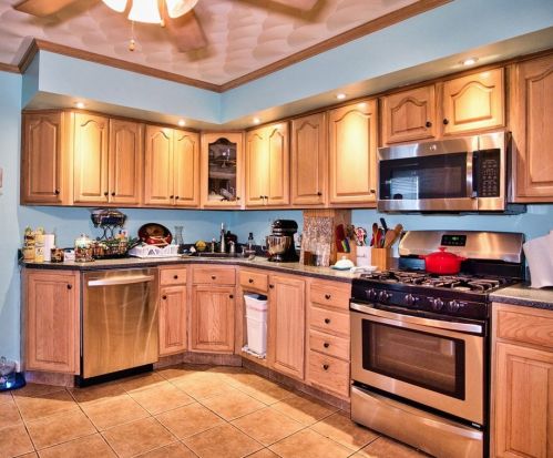 264 Hope St, Fall River MA 02721-1315 exterior