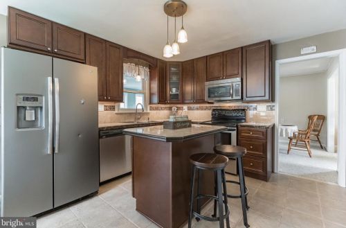 841 Boundary Rd, West Deptford NJ 08096-3614 exterior